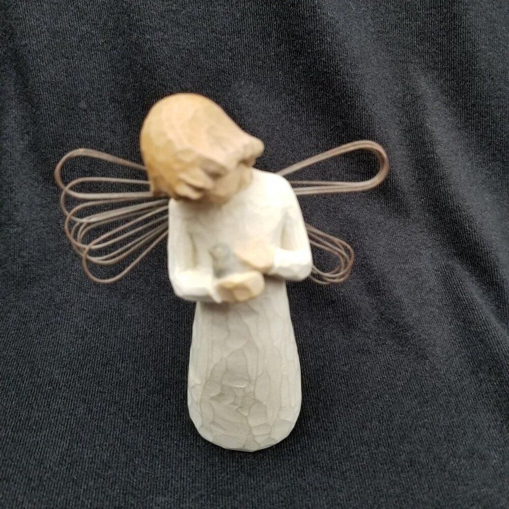Willow Tree Angel Healing 5" Figure Sculpture Susan Lordi Demadaco Caring Tender